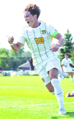 Rosen sets records in 7-1 win by Wildcats men’s soccer